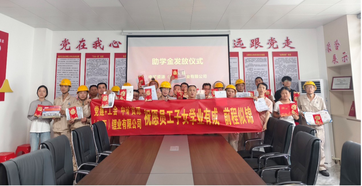 18�����ҵů�ķ���Ա����Ů��ѧ�𣬣�������������ѧ������δ��